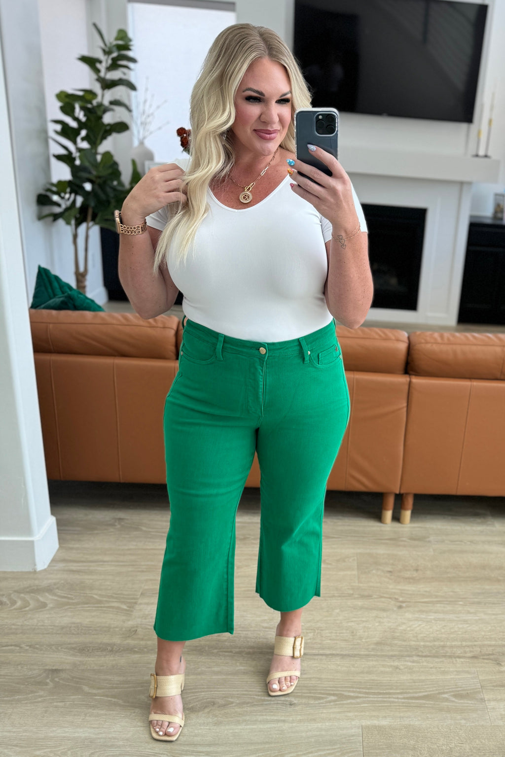 Catch the Day Wide Leg Crop Jeans- Kelly Green